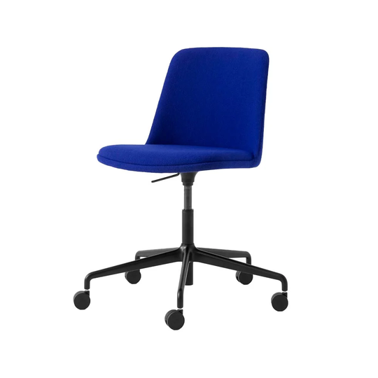 &Tradition Rely HW31 kontorsstol tyg hallingdal 753 dark blue, svart stativ