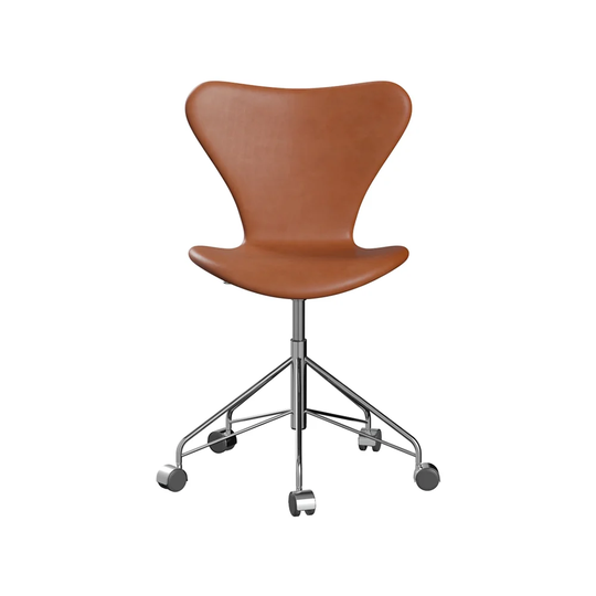 Fritz Hansen Sjuan 3117 helklädd kontorsstol kampanj läder wild walnut, kromat stålstativ, soft wheels