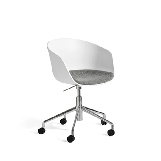 HAY About a Chair 52 kontorsstol, klädd sits tyg hallingdal 126 grey white, vitt skal, alu.stativ med hjul