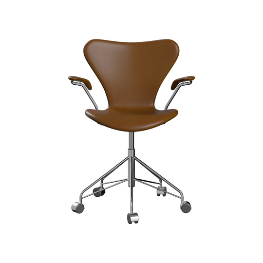 Fritz Hansen Sjuan 3217 helklädd kontorsstol läder soft walnut, kromat hjulstativ