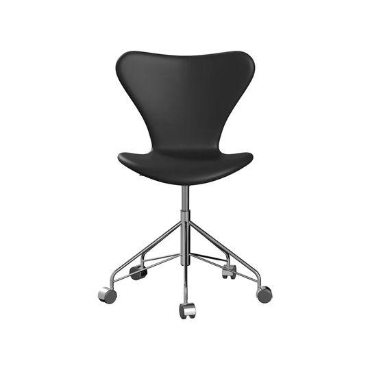 Fritz Hansen Sjuan 3117 helklädd kontorsstol läder soft svart, kromat hjulstativ, soft wheels