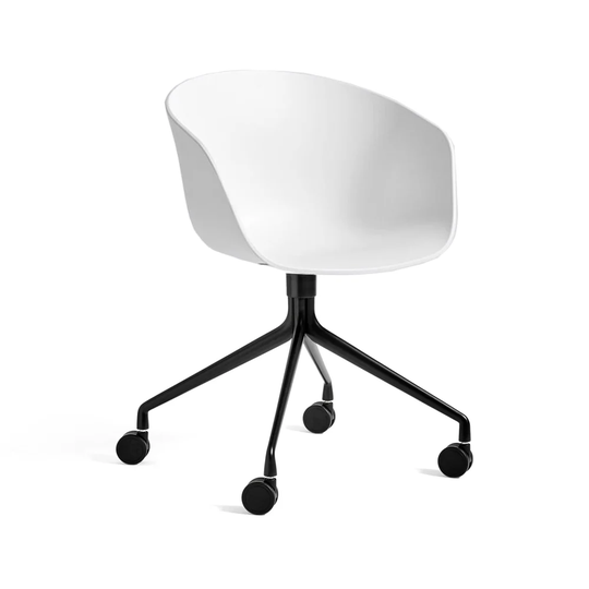 HAY About a Chair 24 kontorsstol white, svart stativ med hjul