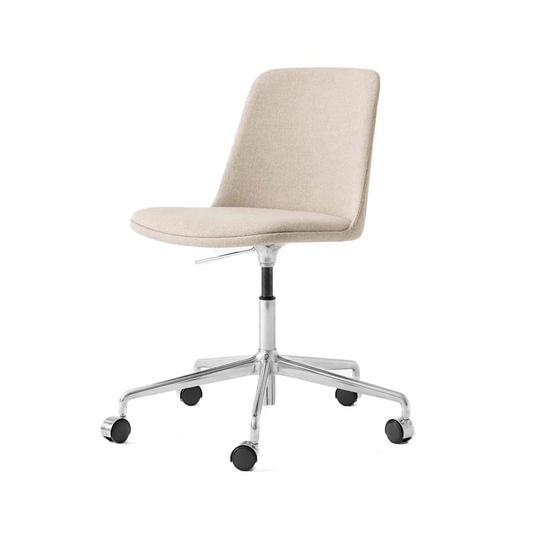 &Tradition Rely HW31 kontorsstol tyg hallingdal 200 cream white, aluminiumstativ