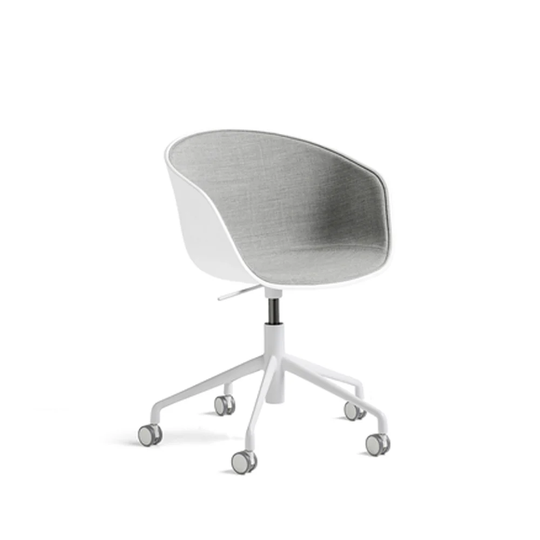 HAY About a Chair 52 kontorsstol, frontklädd tyg remix 123 light grey, vitt stativ med hjul